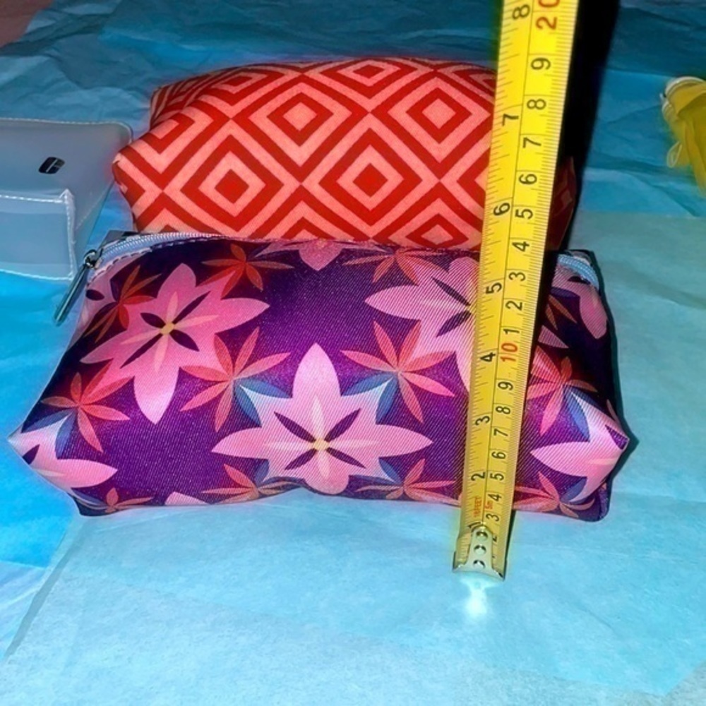 Set of 4 Clinique make up cosmetic pouch travel toiletries bag w/ zip closure - Picture 6 of 16
